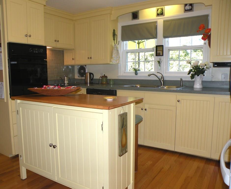 68 Winding Way Portland, ME 04102 - Photo 5 of 34 Kitchen overview