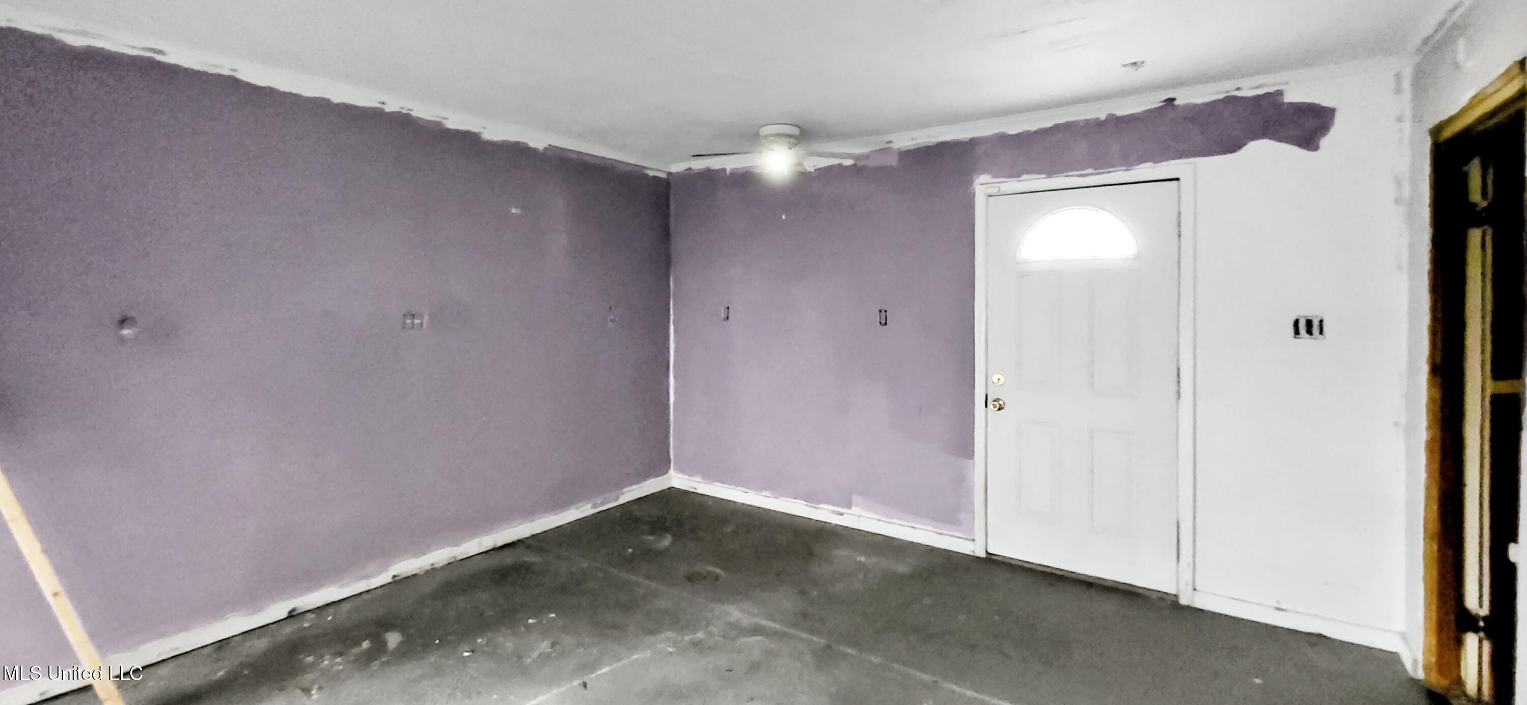 1914 19th Avenue Gulfport, MS 39501 - Photo 9 of 10 20250419_164333