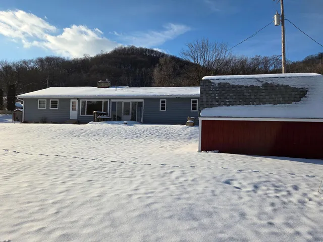 $234,900 | 1610 Gilmore Valley Road, Winona, MN 55987