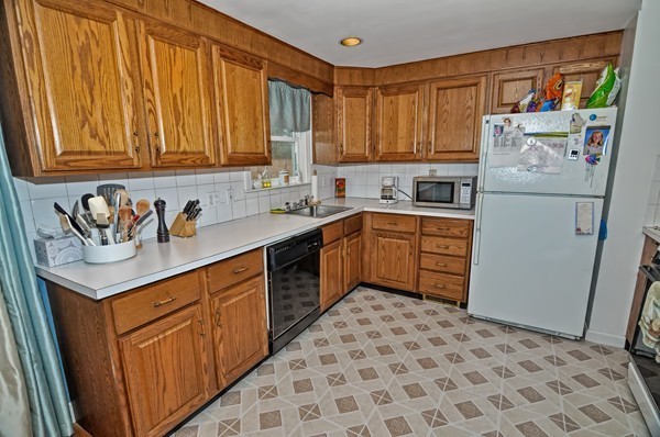 67 Birch Road Framingham, MA 01701 - Photo 3 of 29 Gallery Image 3