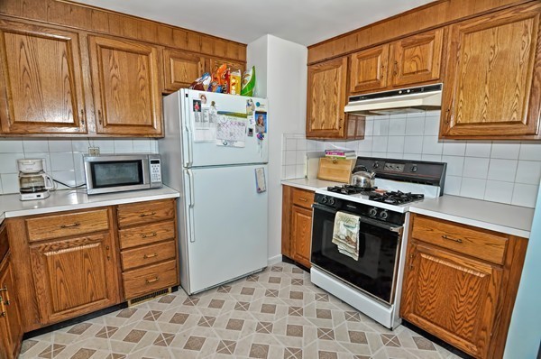 67 Birch Road Framingham, MA 01701 - Photo 4 of 29 Gallery Image 4