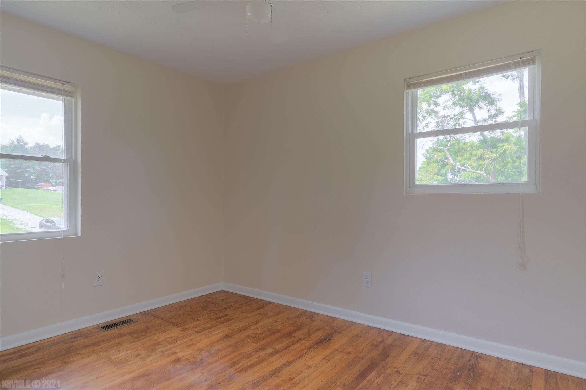 2852 Spring House Road Christiansburg, VA 24073 - Photo 26 of 30 Gallery Image 26