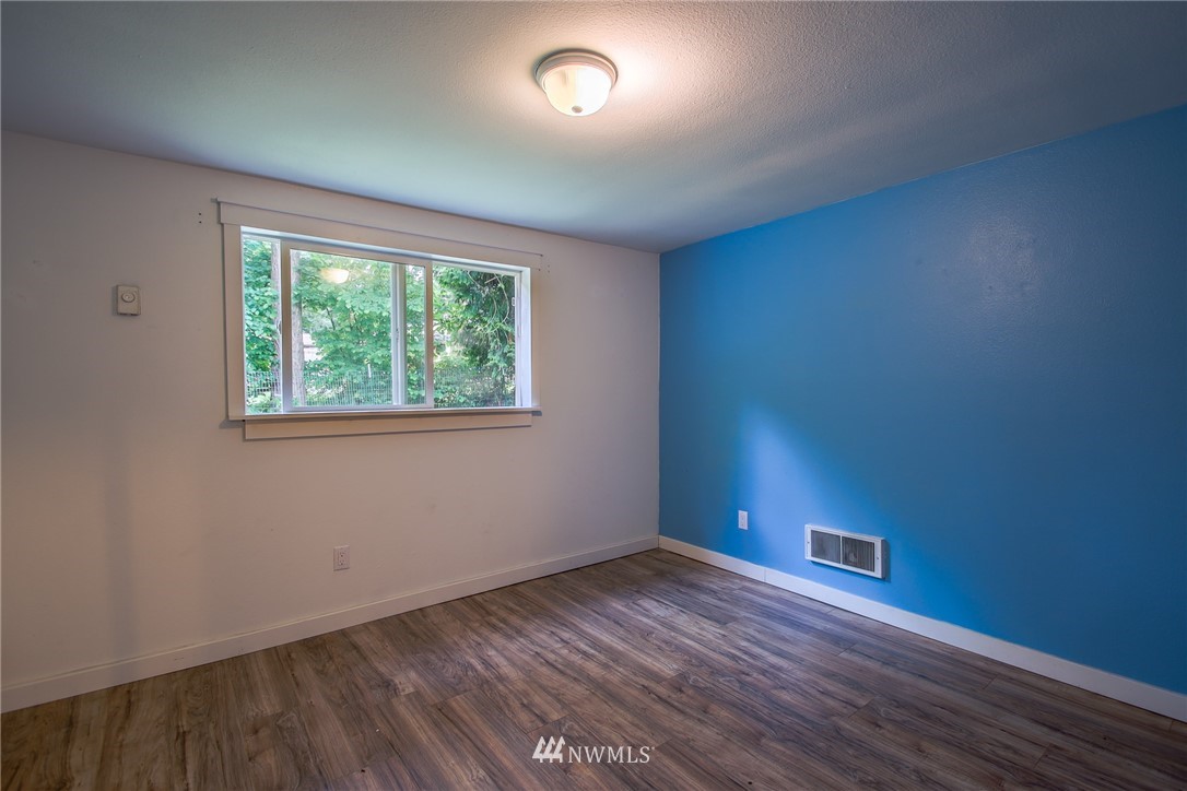 2505 Rocky Point Road Northwest Bremerton, WA 98312 - Photo 12 of 18 Gallery Image 12