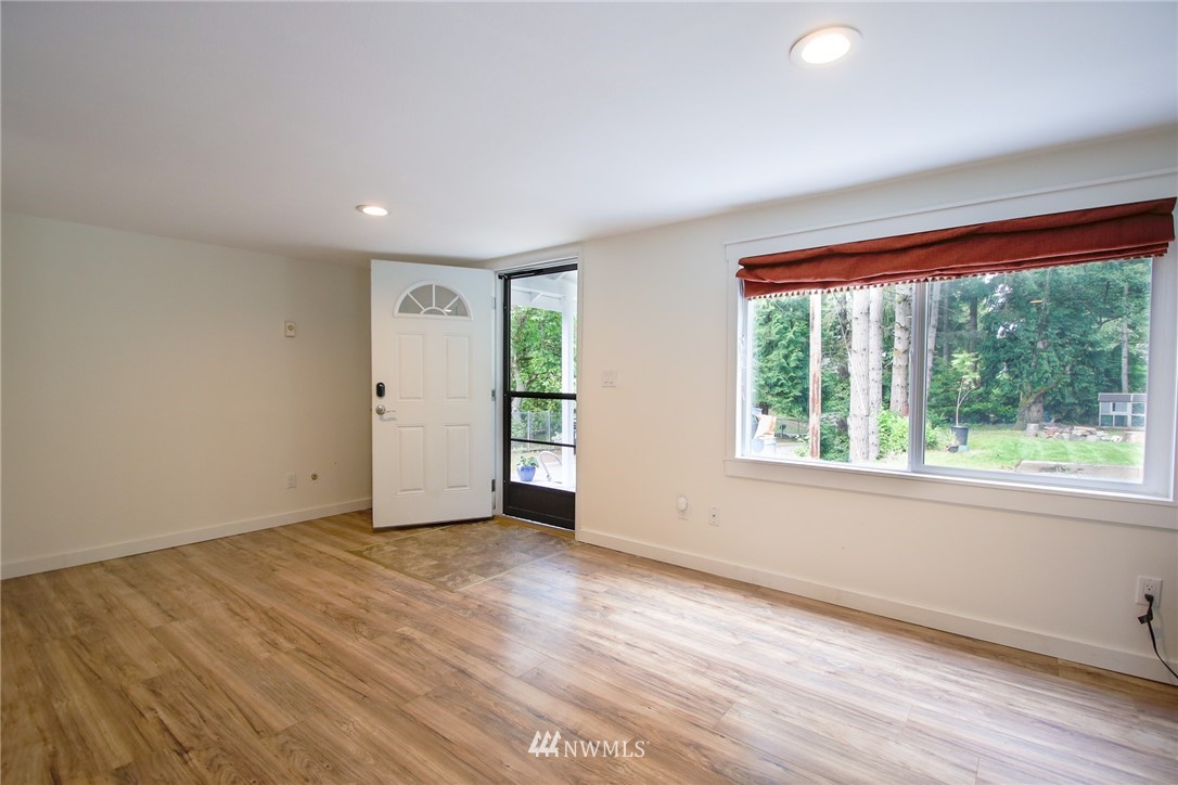 2505 Rocky Point Road Northwest Bremerton, WA 98312 - Photo 8 of 18 Gallery Image 8
