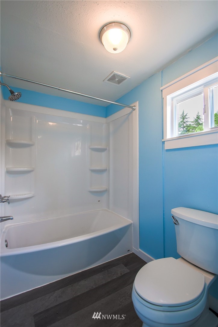 2505 Rocky Point Road Northwest Bremerton, WA 98312 - Photo 10 of 18 Gallery Image 10