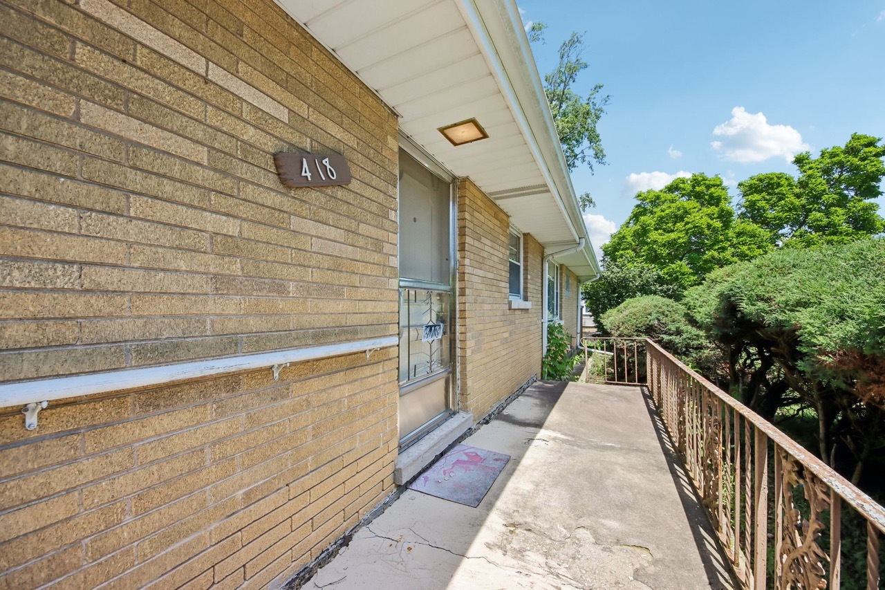 418 Highland Road Willowbrook, IL 60527 - Photo 5 of 44