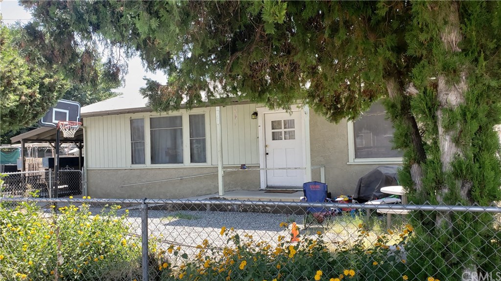 609 McCormick Road Hemet, CA 92543 - Photo 2 of 4