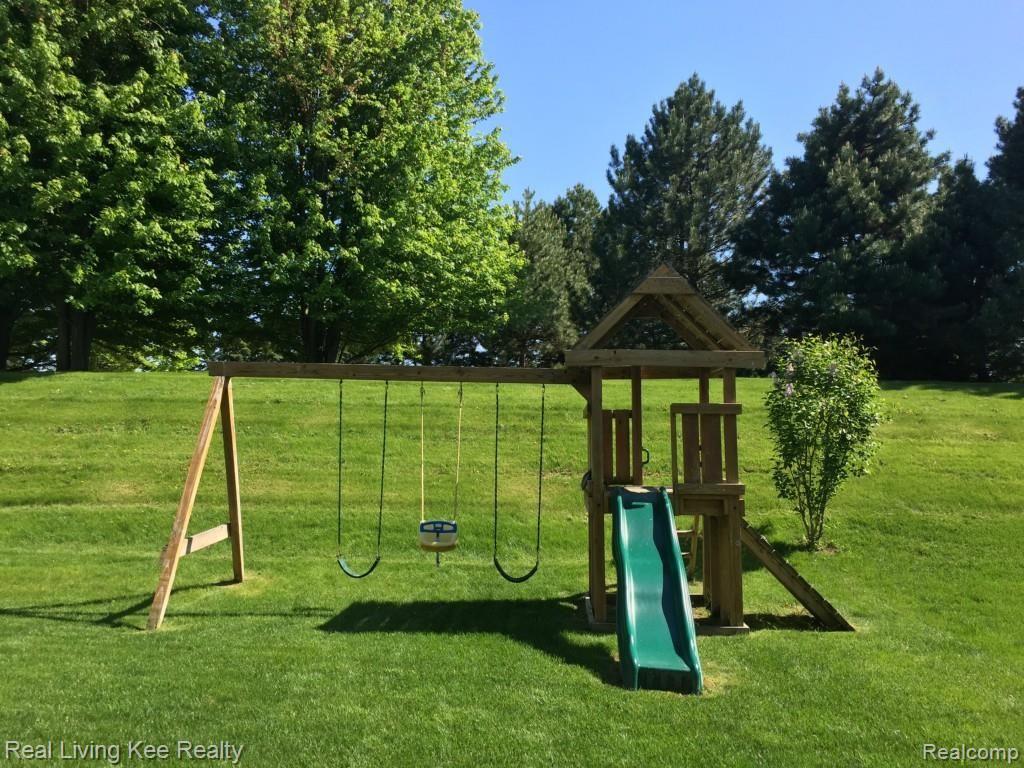 1403 Tulberry Circle Rochester, MI 48306 - Photo 60 of 64 2015-05-22 16.15