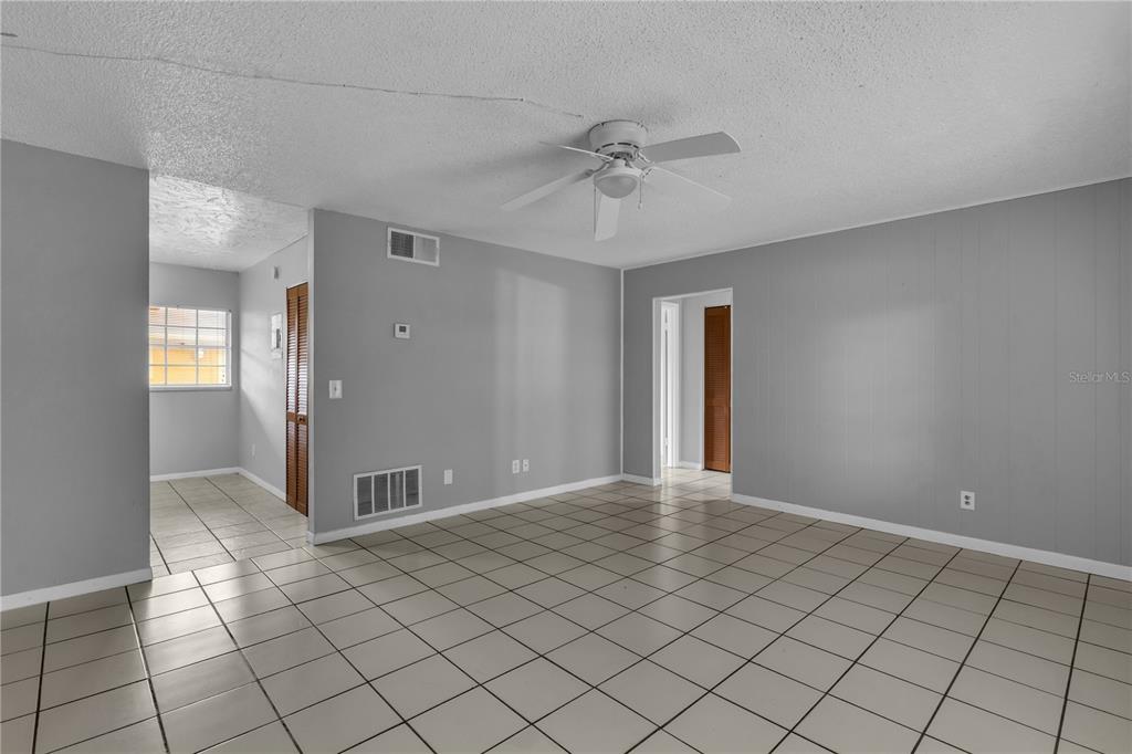 1629 West Oak Ridge Road, Unit 1629D Orlando, FL 32809 - Photo 4 of 10