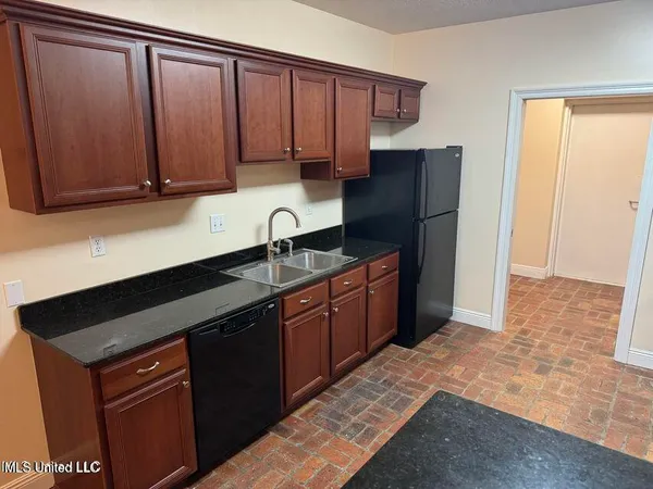 $1,150 | 2556 Marcia Court, Unit 202, Biloxi, MS 39531