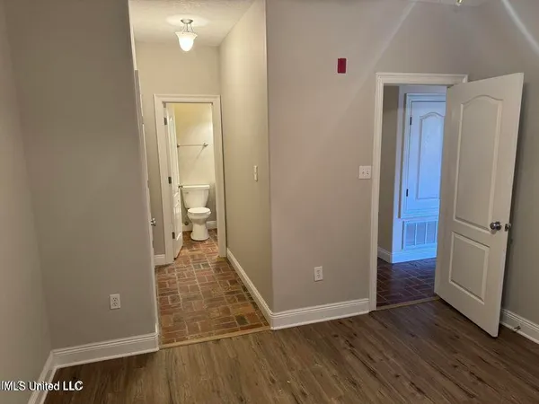$1,150 | 2556 Marcia Court, Unit 202, Biloxi, MS 39531
