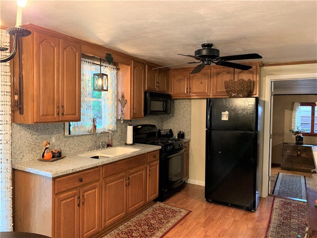 13 Cove Road Coventry, RI 02816 - Photo 4 of 33 Solid surface countertops