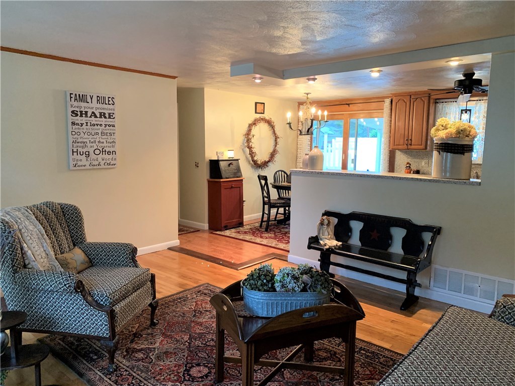 13 Cove Road Coventry, RI 02816 - Photo 7 of 33 Living room