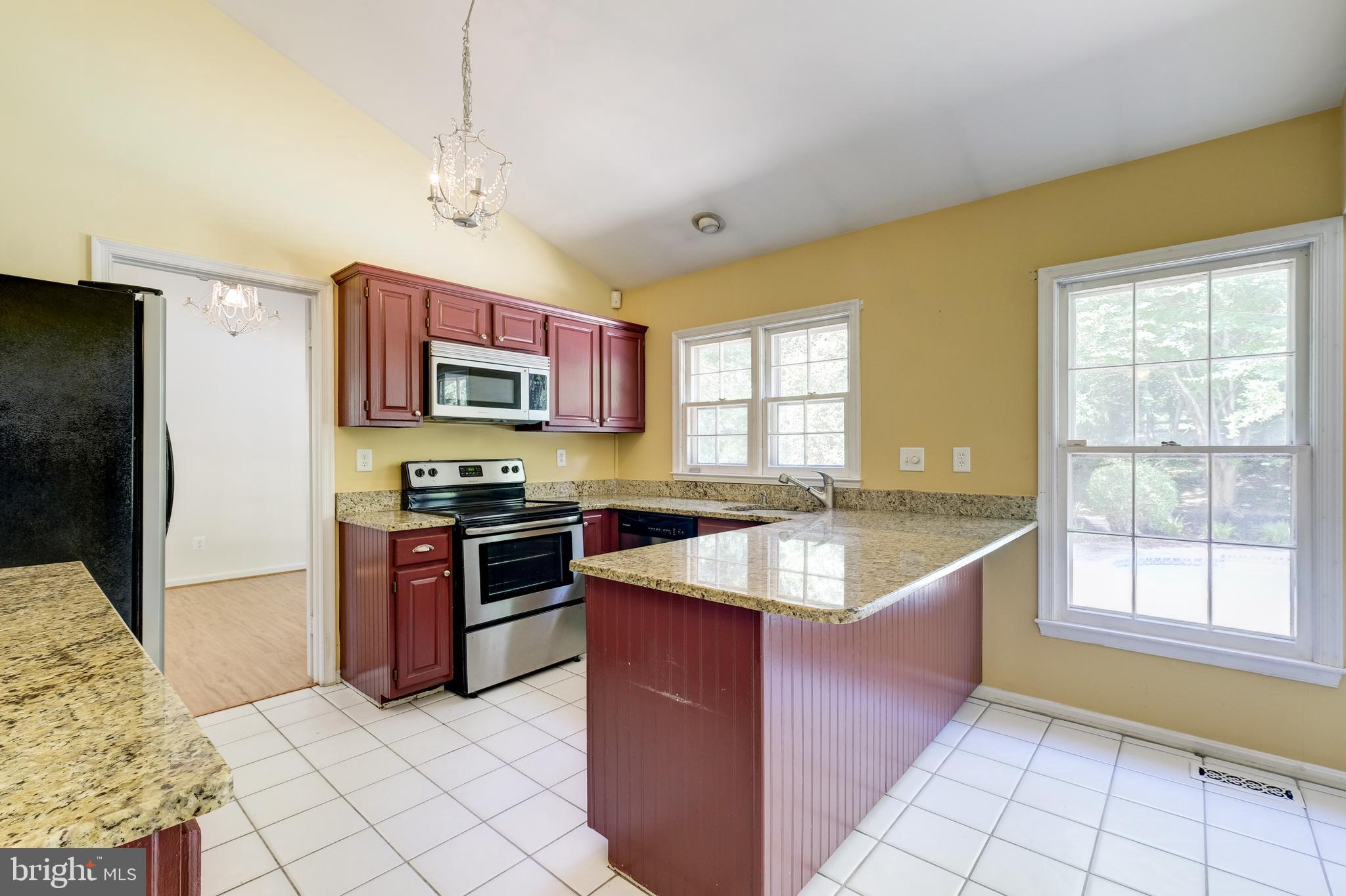 20513 Beaver Ridge Road Montgomery Village, MD 20886 - Photo 5 of 18 Plenty of counter top space