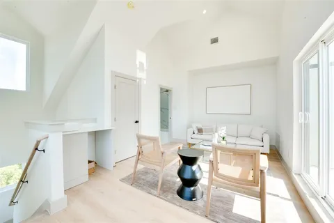 $3,150 | 512 North Lancaster Avenue, Unit 6, Dallas, TX 75203