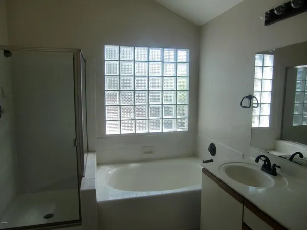 $2,195 | 3305 East Wildwood Drive, Phoenix, AZ 85048