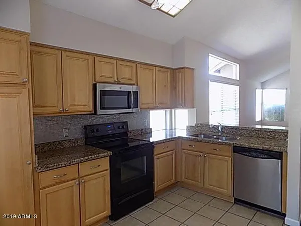 $2,195 | 3305 East Wildwood Drive, Phoenix, AZ 85048