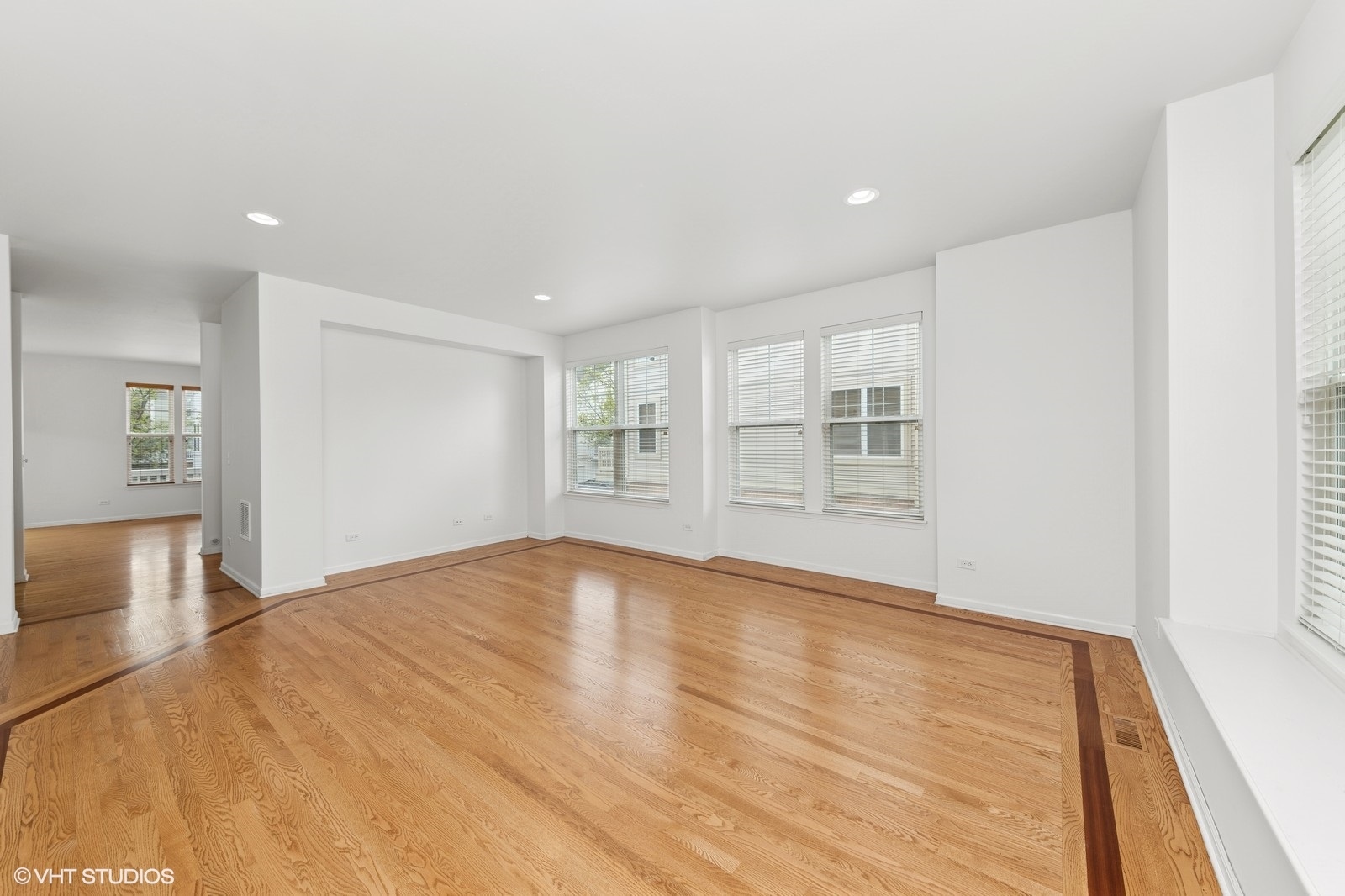 5508 Cloverdale Road Hanover Park, IL 60133 - Photo 4 of 32 Gallery Image 4