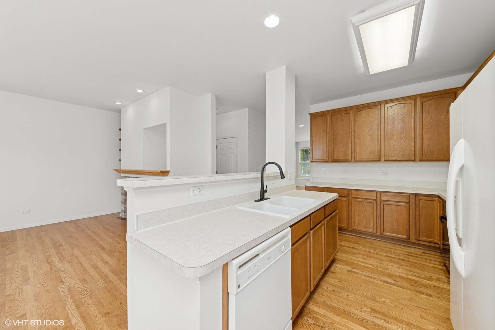 5508 Cloverdale Road Hanover Park, IL 60133 - Photo 8 of 32 Gallery Image 8