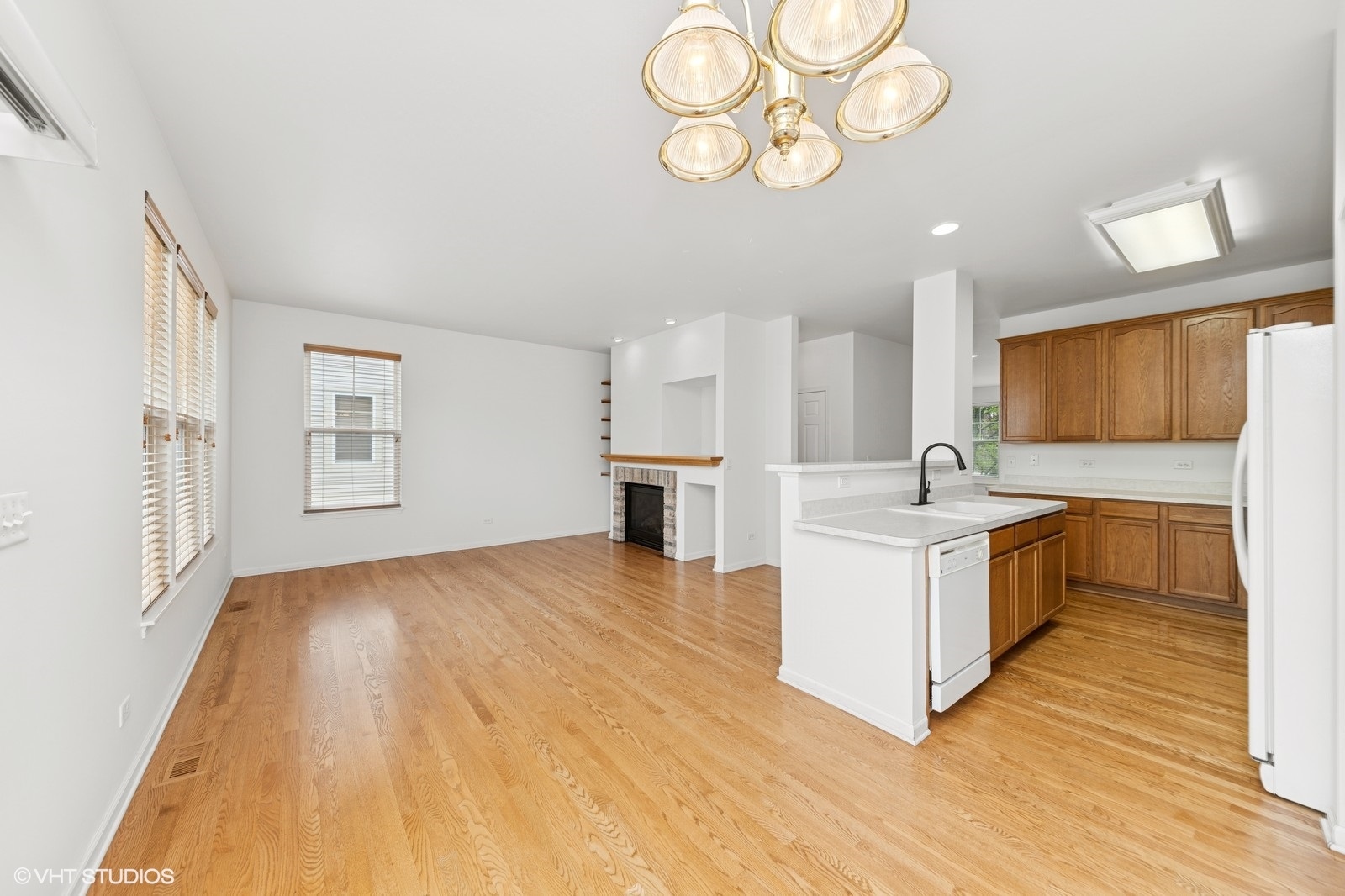 5508 Cloverdale Road Hanover Park, IL 60133 - Photo 9 of 32 Gallery Image 9