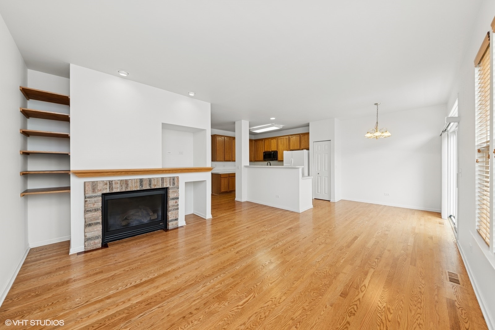 5508 Cloverdale Road Hanover Park, IL 60133 - Photo 10 of 32 Gallery Image 10