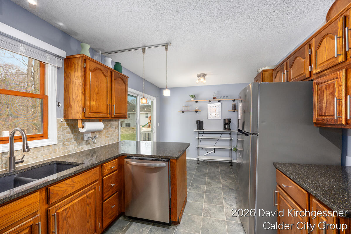 2972 West Fruitport Rd. Spring Lake, MI 49456 - Photo 11 of 45 2972-West-Fruitport_010