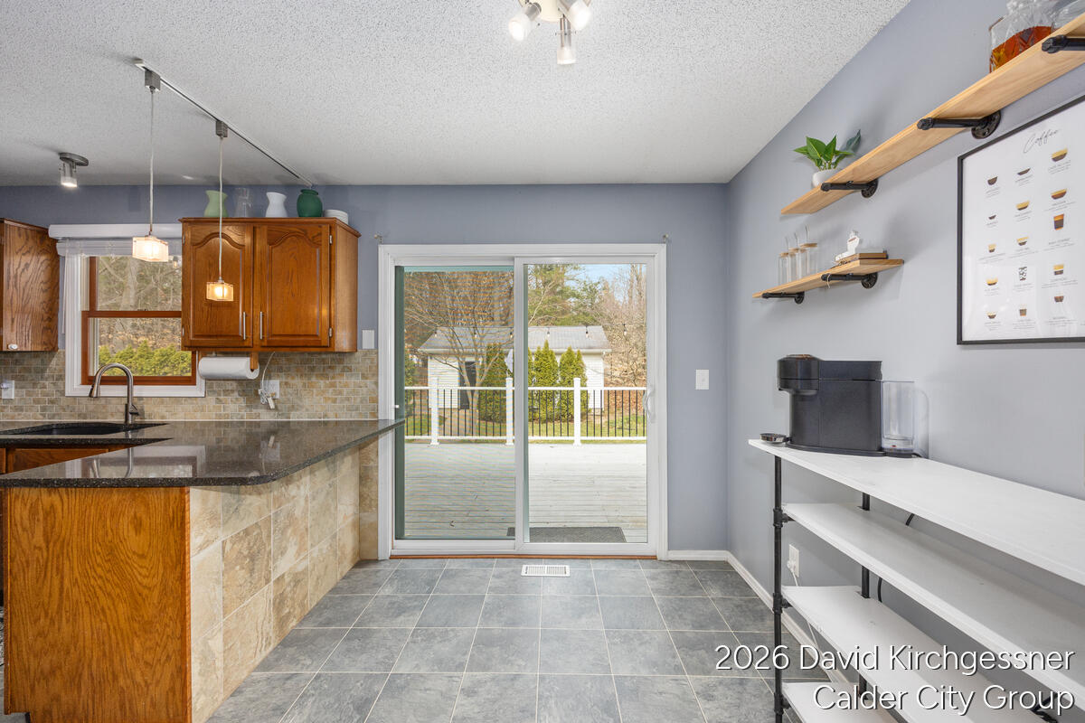 2972 West Fruitport Rd. Spring Lake, MI 49456 - Photo 12 of 45 2972-West-Fruitport_012