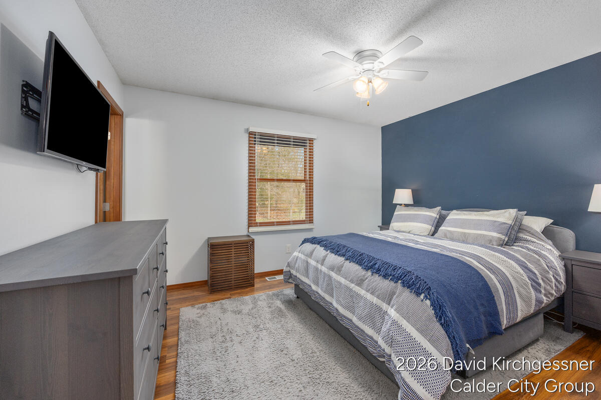 2972 West Fruitport Rd. Spring Lake, MI 49456 - Photo 14 of 45 2972-West-Fruitport_014