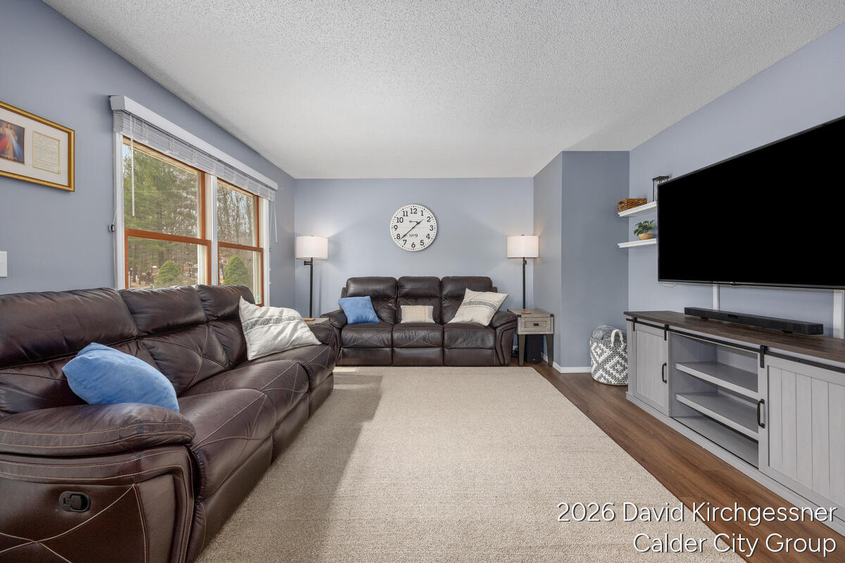 2972 West Fruitport Rd. Spring Lake, MI 49456 - Photo 4 of 45 2972-West-Fruitport_004