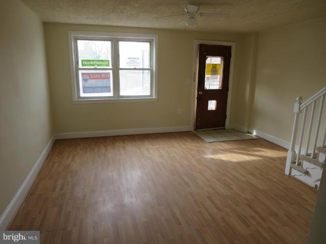 216 West Edgevale Road Baltimore, MD 21225 - Photo 2 of 14 Living Room
