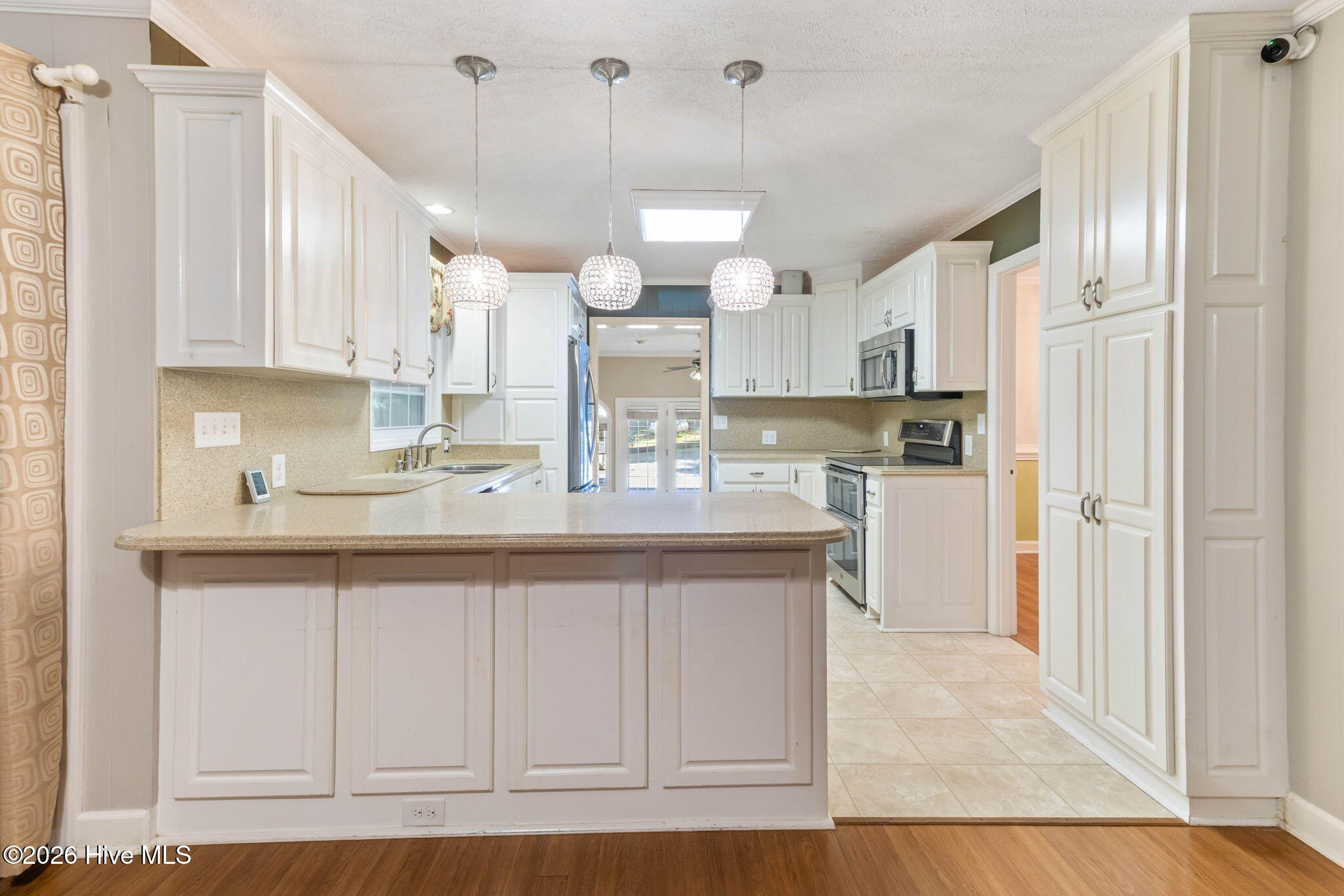 2022 Airport Road Elizabethtown, NC 28337 - Photo 24 of 47 With Bar Seating