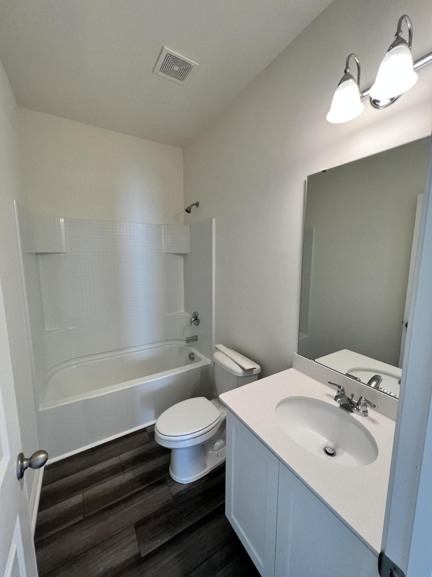 256 Phoenix Drive Summerville, SC 29486 - Photo 12 of 17 16