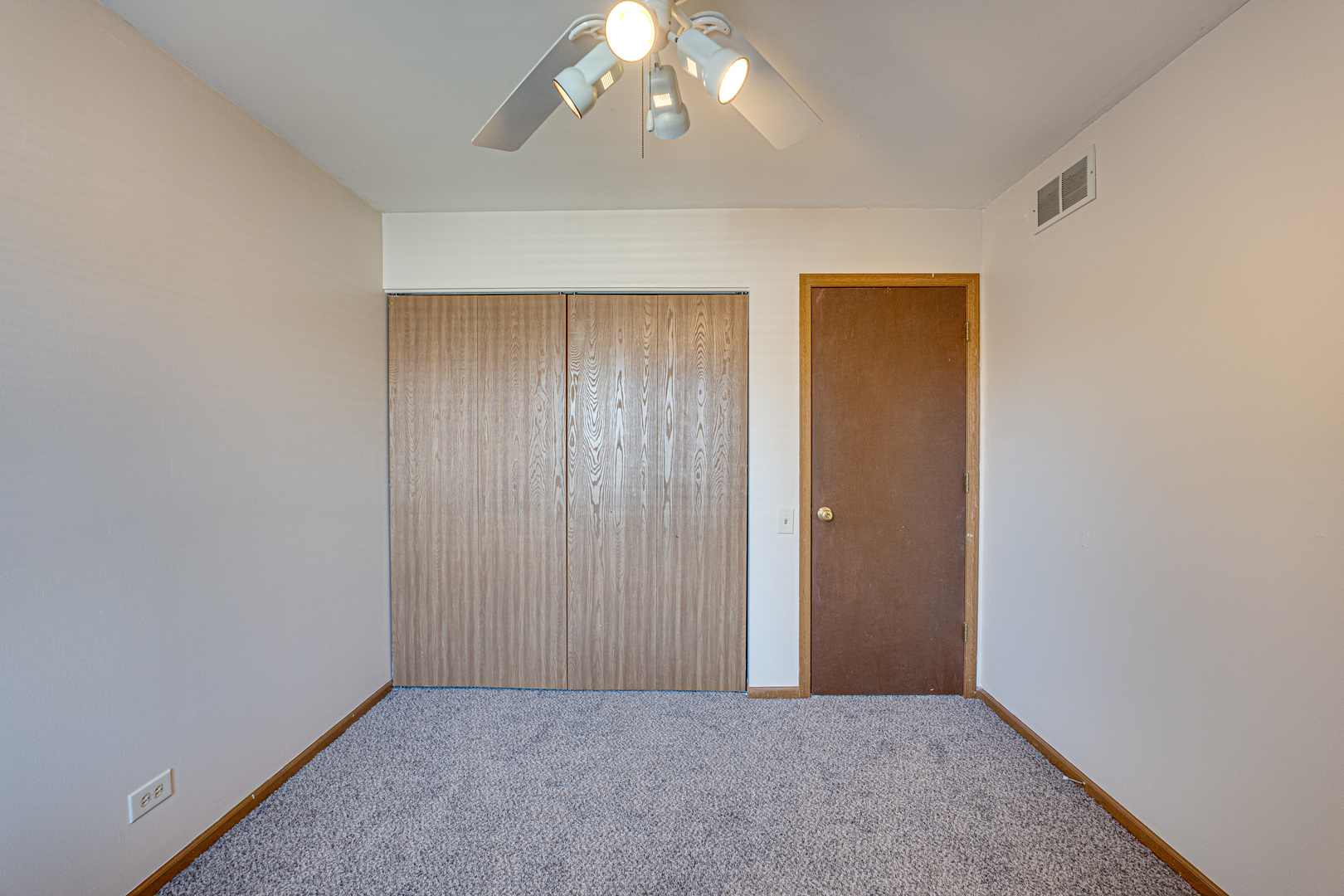 196 Park Ridge Lane Aurora, IL 60504 - Photo 13 of 19