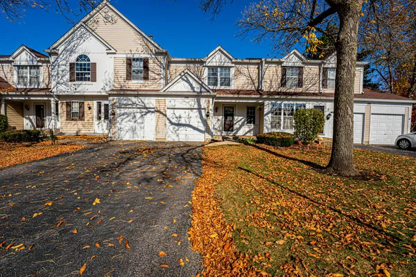 $2,200 | 196 Park Ridge Lane, Aurora, IL 60504