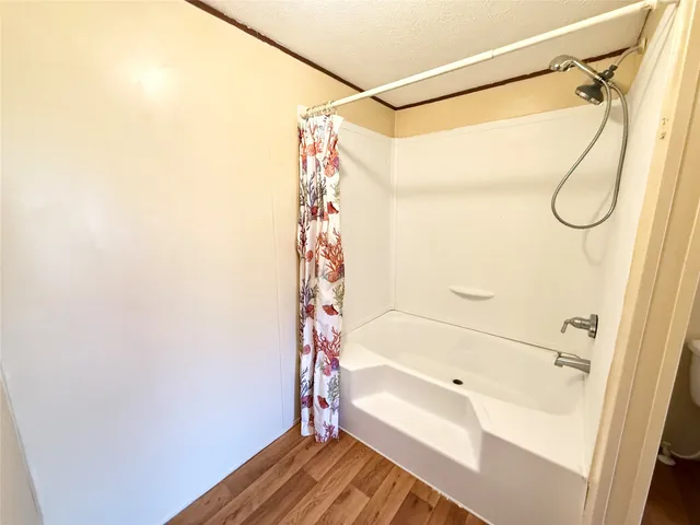 $2,900 | 119 Frank Lane, Old River-Winfree, TX 77523