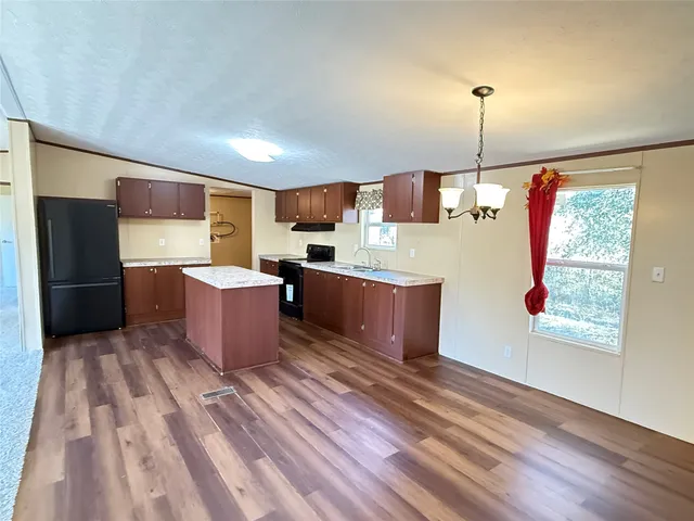 $2,900 | 119 Frank Lane, Old River-Winfree, TX 77523