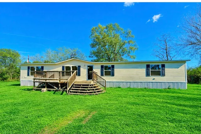 $2,900 | 119 Frank Lane, Old River-Winfree, TX 77523