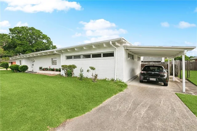 $2,495 | 1501 Poinsettia Drive, Metairie, LA 70005