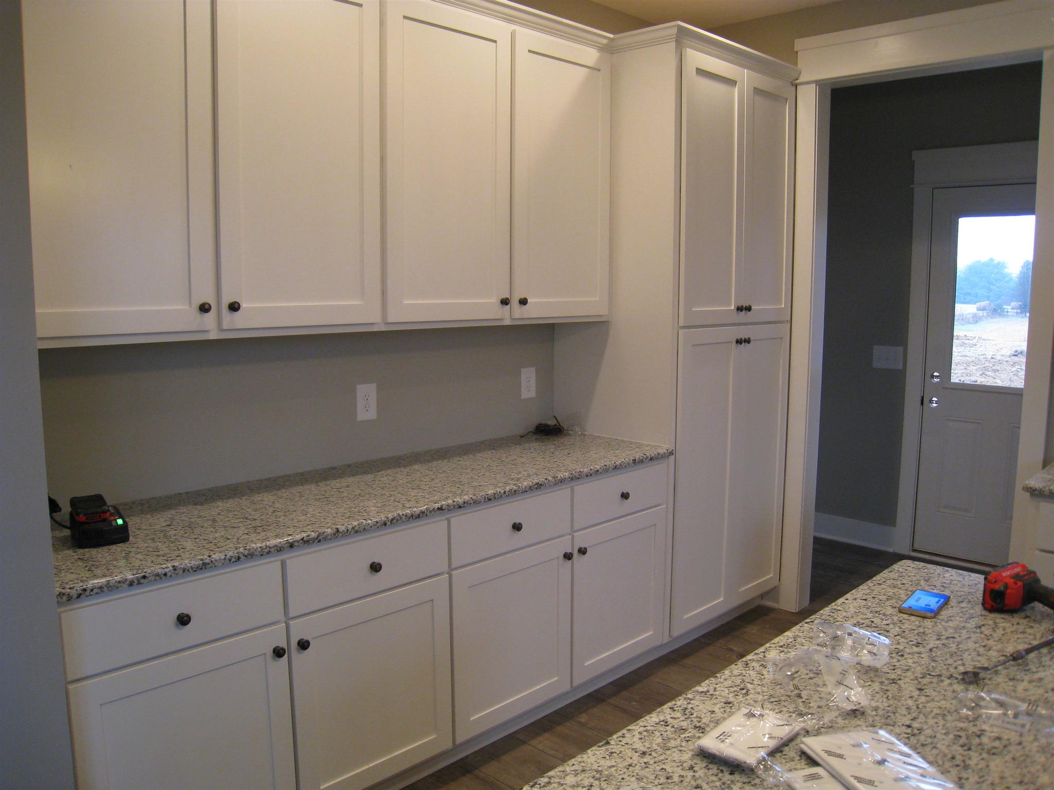 330 East Biggs Road Portland, TN 37148 - Photo 8 of 9 a view of cabinets and window