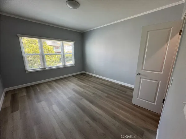 $2,000 | 2830 West 3rd Street, Los Angeles, CA 90057