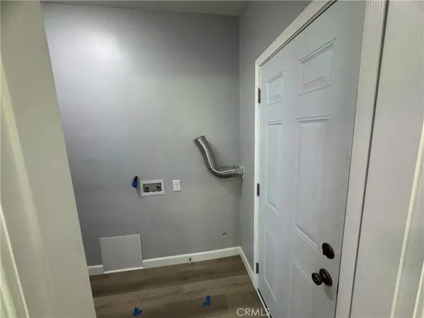 $2,000 | 2830 West 3rd Street, Los Angeles, CA 90057