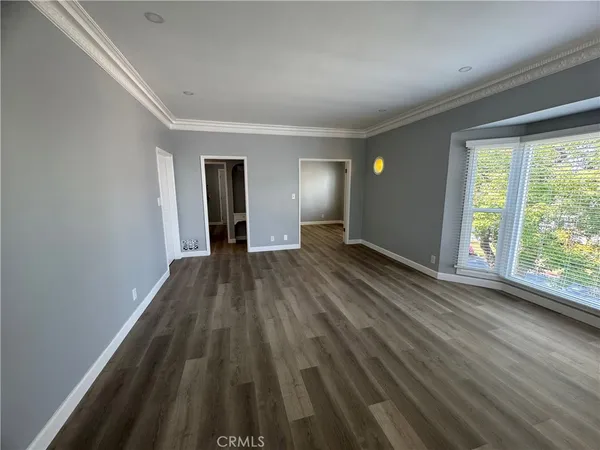 $2,000 | 2830 West 3rd Street, Los Angeles, CA 90057