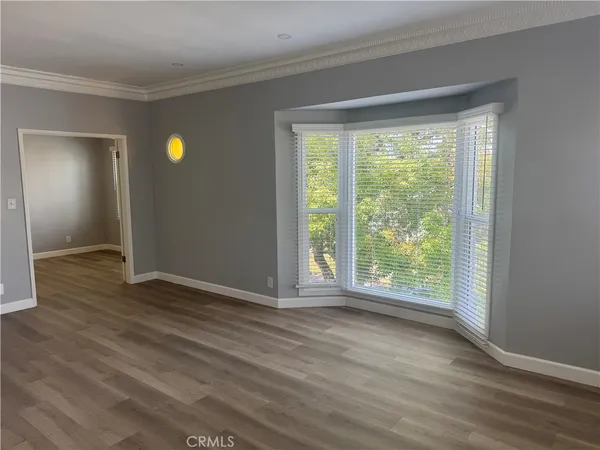 $2,000 | 2830 West 3rd Street, Los Angeles, CA 90057