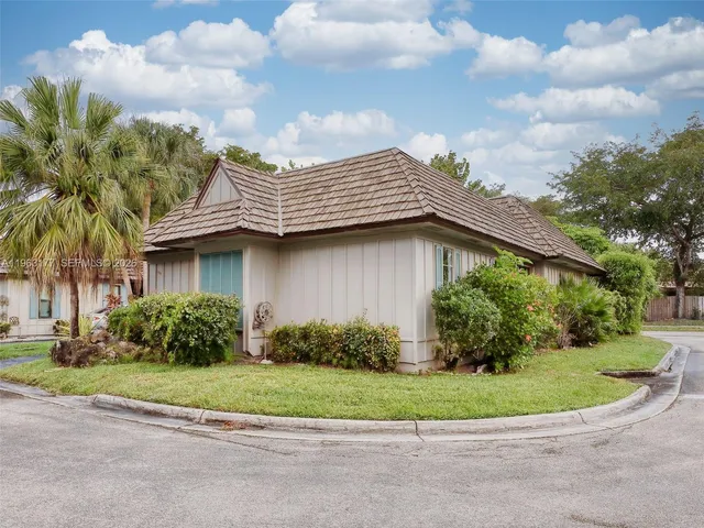 $499,000 | 1901 Coquina Way, Coral Springs, FL 33071