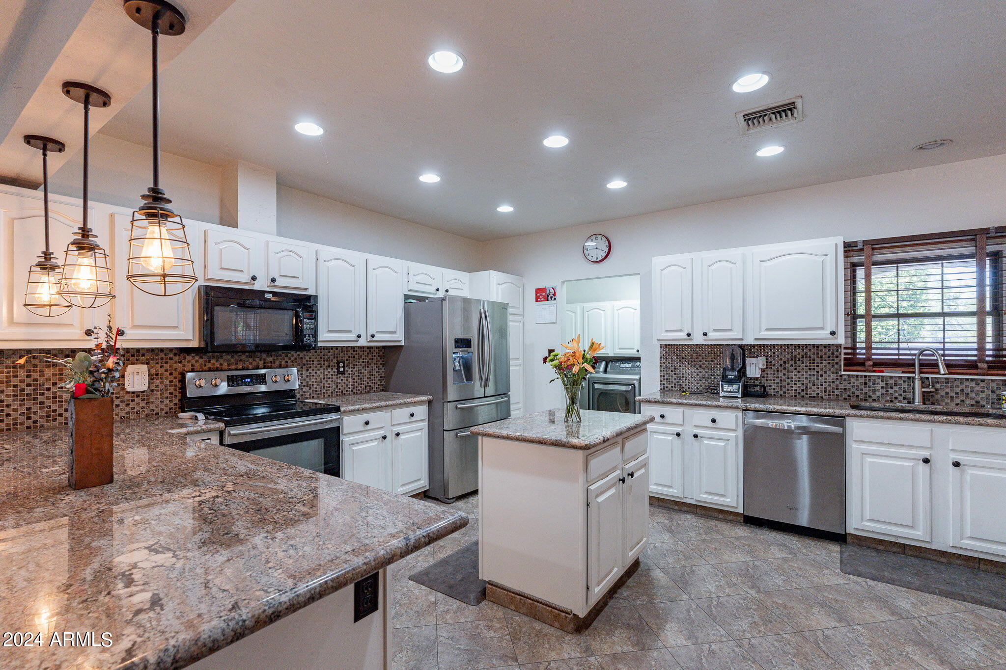 9645 East Brown Road Mesa, AZ 85207 - Photo 13 of 152 11-web-or-mls-Brown-11