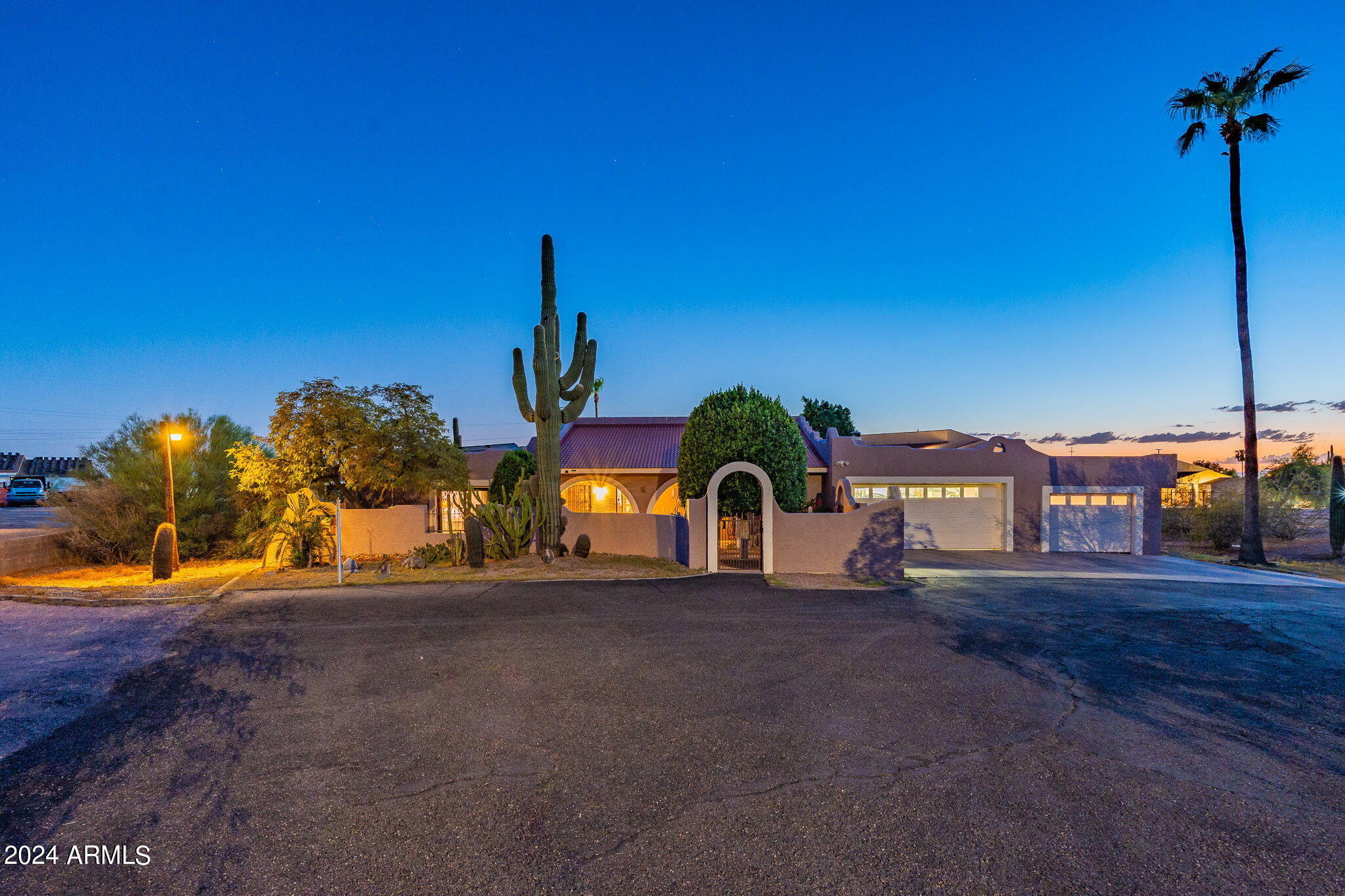 9645 East Brown Road Mesa, AZ 85207 - Photo 2 of 152 142-web-or-mls-Brown-twilight-48
