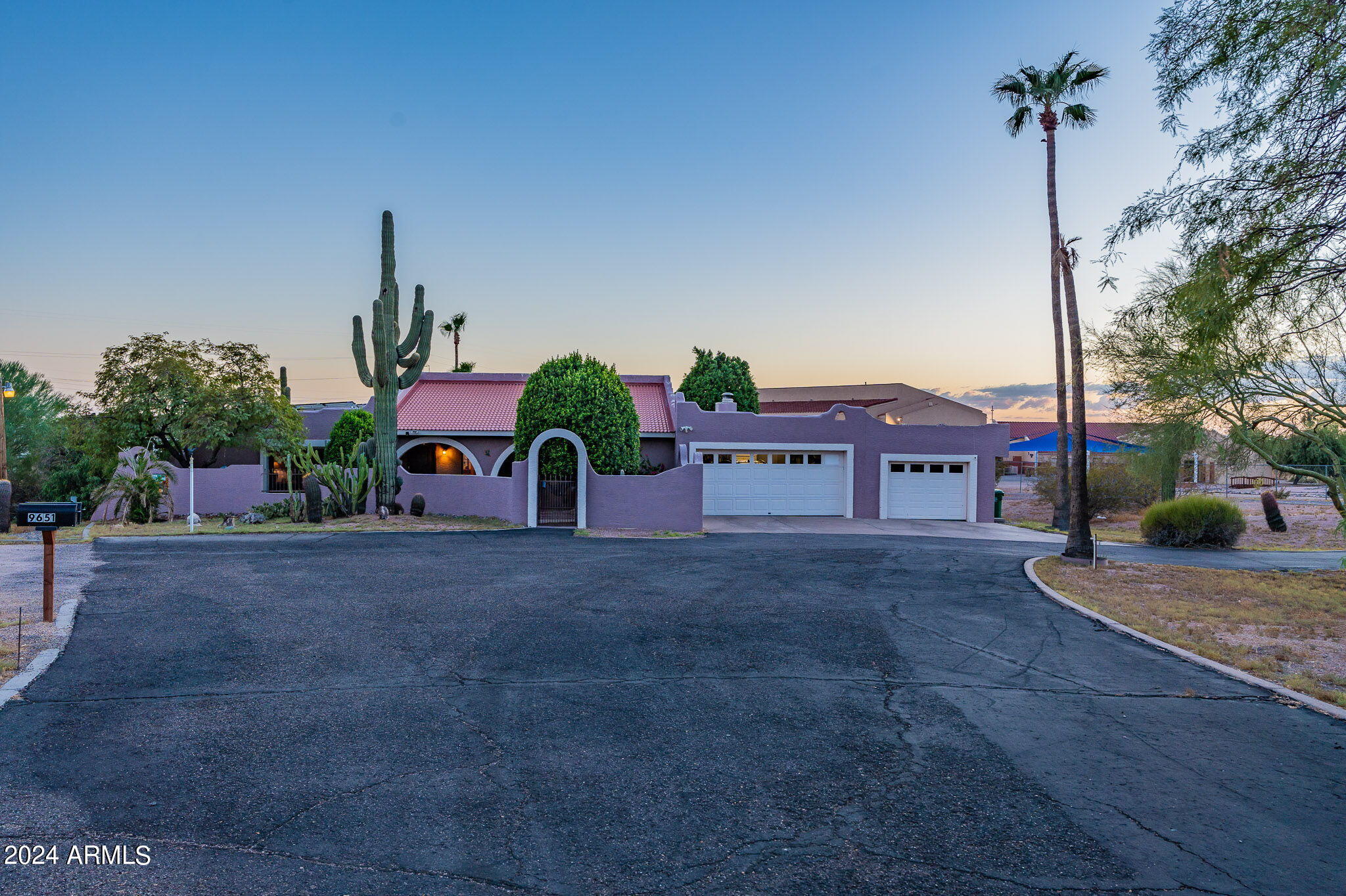 9645 East Brown Road Mesa, AZ 85207 - Photo 94 of 152 95-web-or-mls-Brown-twilight-1