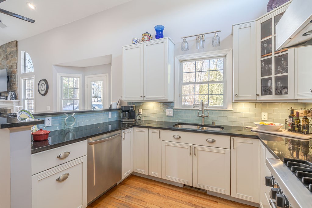 44 Red Hawk Drive Cranston, RI 02921 - Photo 11 of 43