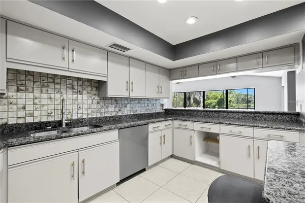 $650,000 | 14947 Lake Forest Drive, Lutz, FL 33559