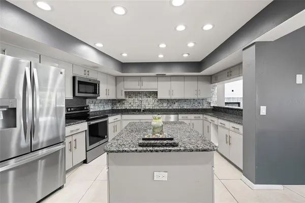 $650,000 | 14947 Lake Forest Drive, Lutz, FL 33559